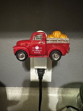 🎃 Bath & Body Works Pumpkin Patch Red Truck Wallflower Plug In